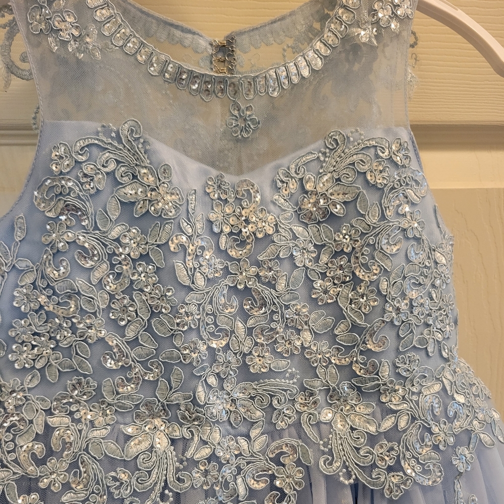 Dress - Picture 2 of 6